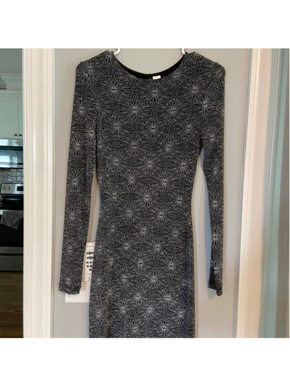 Black & silver sparkly bodycon dress #bodycon #party #glamour